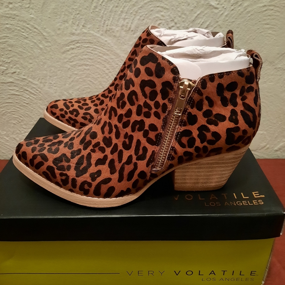 Very Volatile Leopard Print Boot - Picture 5 of 7